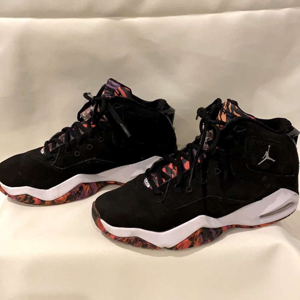 Black kids Air Jordan size 5.5